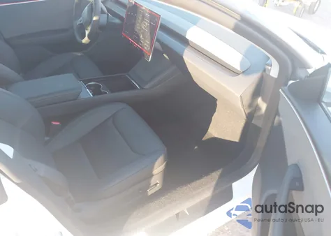 2025 Tesla Model 3 Long Range Rear-Wheel Drive/Standard z USA, uszkodzony, nr VIN 5YJ3E1EA3SF073311